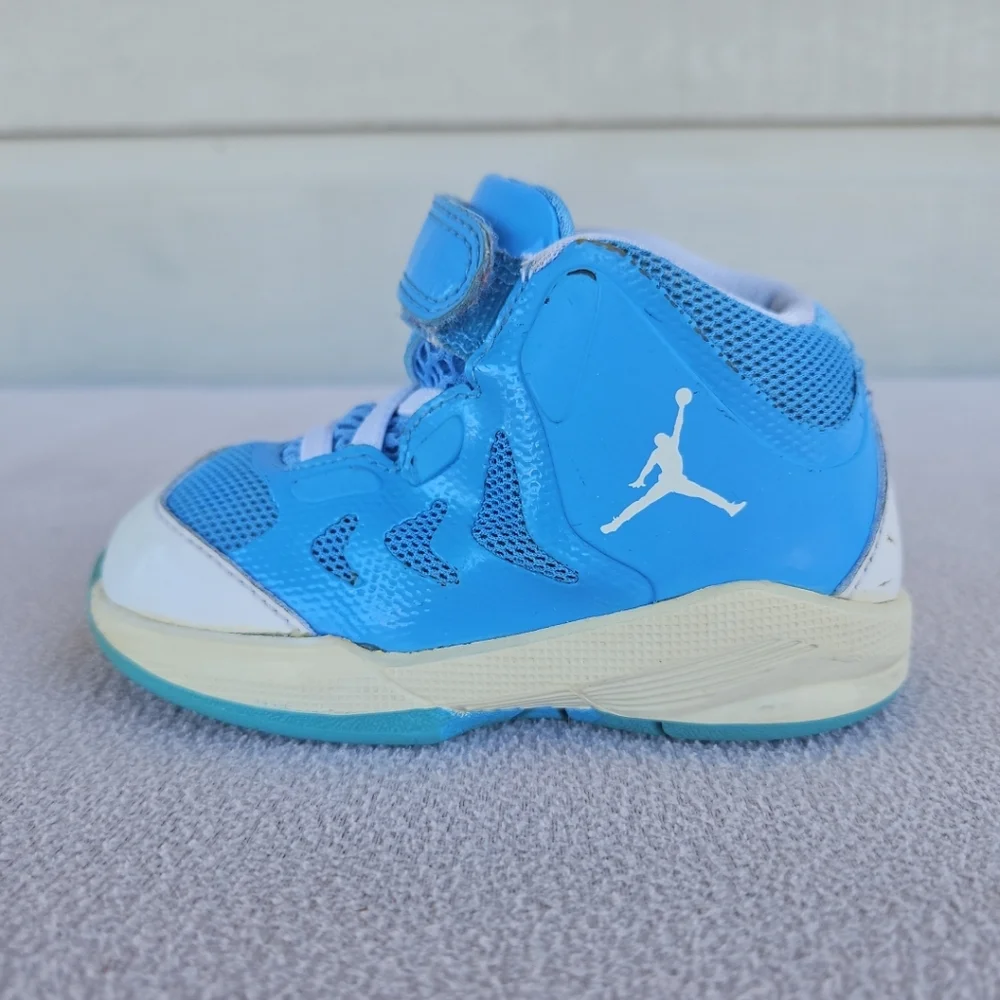 Nike Air Jordan Play In These 2 Toddler Size 6C Carolina Blue Hook & Loop